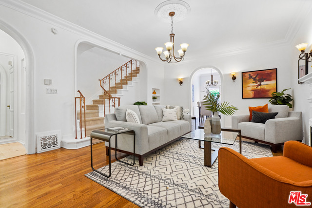 AV Home Staging - Interior Designer in Bellflower, California